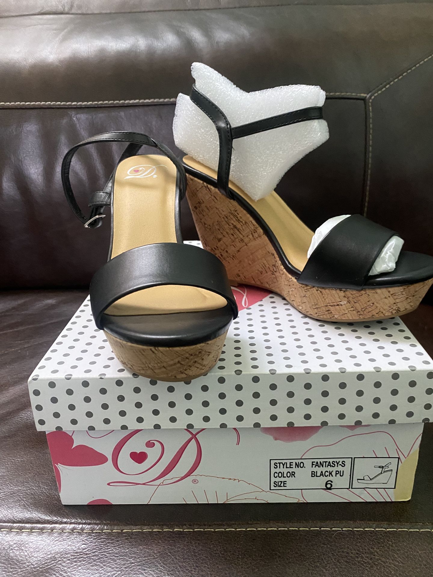 Black Platform Wedge Sandals by My Delicious Shoes size 6