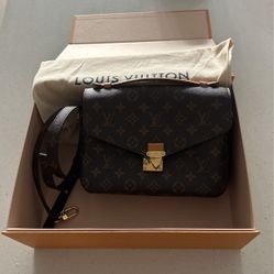 Pochette Metis Louis Vuitton