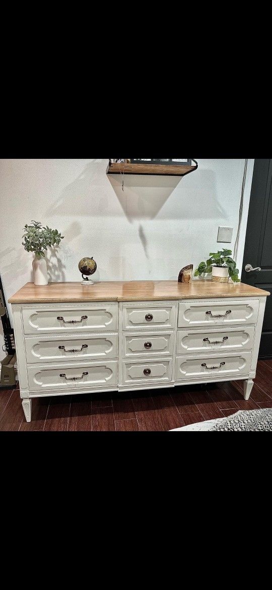 Dresser, Wood! 100% Solid and Heavy...