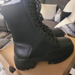 Aldo Combat   Womans  Boots  Size 6.5 