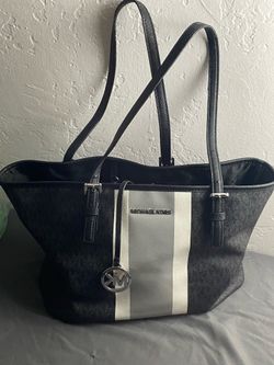 Michael Kors Jet Set Travel Medium Carryall Tote - Black Monogram Stripe