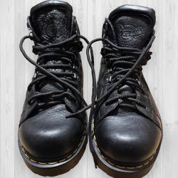 Dr. Martens 10962 chunky leather combat boots Size 10US Made in 2005
