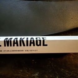 IL Makiage Black card Mascara
