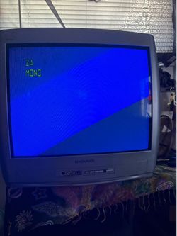 Magnavox Smart Series 24 inch TV from 2004 ! Vintage !
