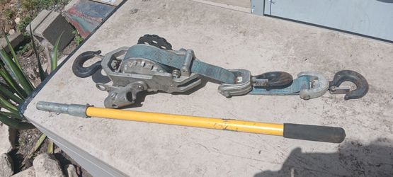 Little mule lineman hoist