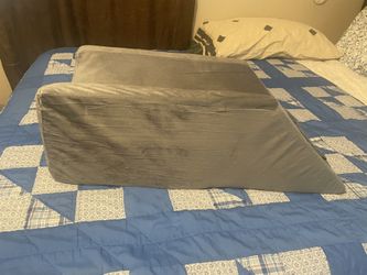 Wedge Leg Pillow
