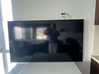 Samsung 50" Crystal UHD 4K Smart TV – Excellent Condition – $225