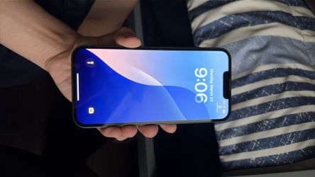 Switched services selling IPhone 13 for 200$ but will take offers