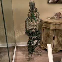 Decorative birdcage