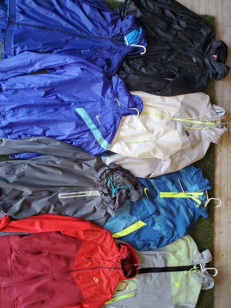 Nike Large Windbreakers