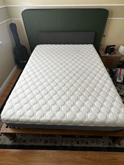 Queen Size Molecule Mattress Great Condition