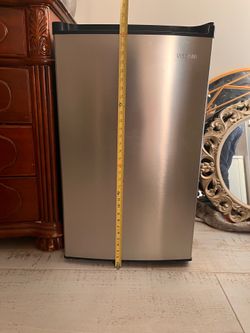 vissani fridge 33x20 in”