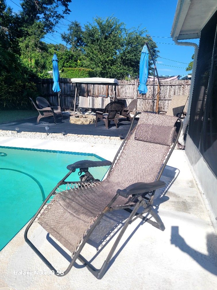 patio recliner chair perfect condition