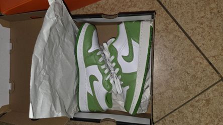 Nike Dunk Low Green and White Sneakers