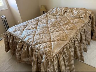 Bedspread with shams