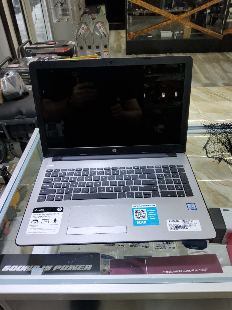 HP 845NGW 15' Laptop