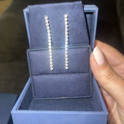 14kt White Gold Diamond Earrings 