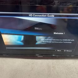 (Not Smart TV) Samsung 52” HD TV LN52b630N1F