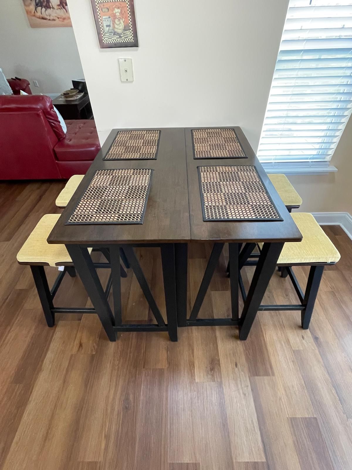 Folding table