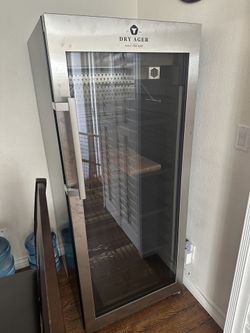 UX-1000 Dry Aging Cabinet Refrigerator