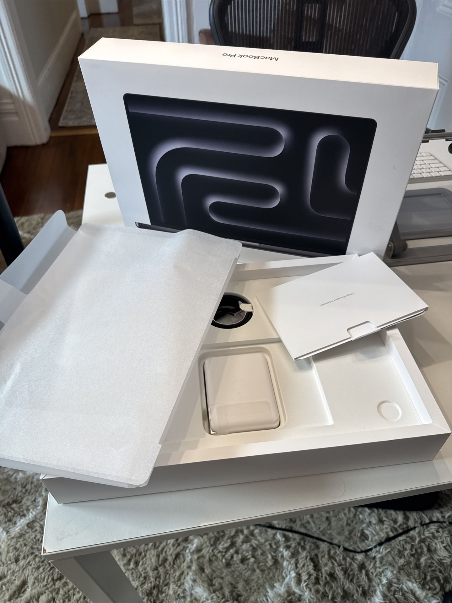 MacBook Pro M3 128Gb March 2024, AppleCare+
