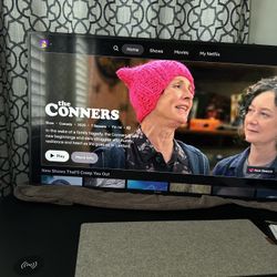 Samsung 50” Smart TV + Wall Mount + Remote – $150