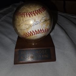 Pete Rose Signed Baseball 