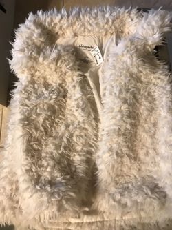 NWT Aeropostale Women’s Furry Vest Size S