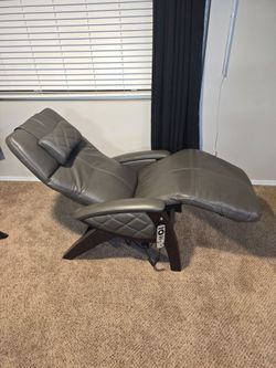 Hale Premier Zero Gravity Recliner - Human Touch