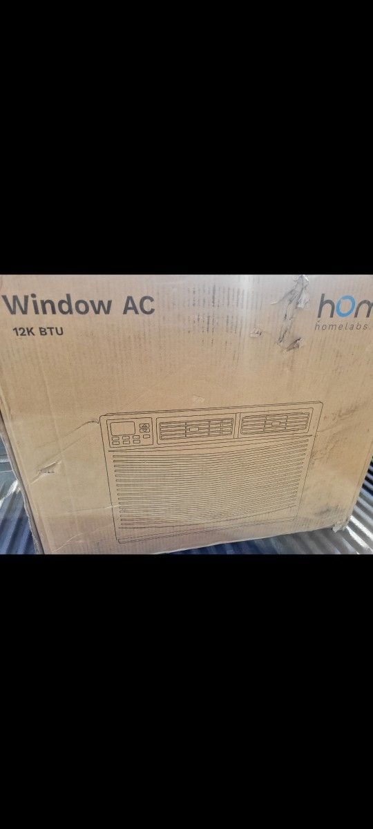 12000 BTU BRAND NEW AIR CONDITIONER. COST 525.00 I.LL TAKE 325.00 CASH