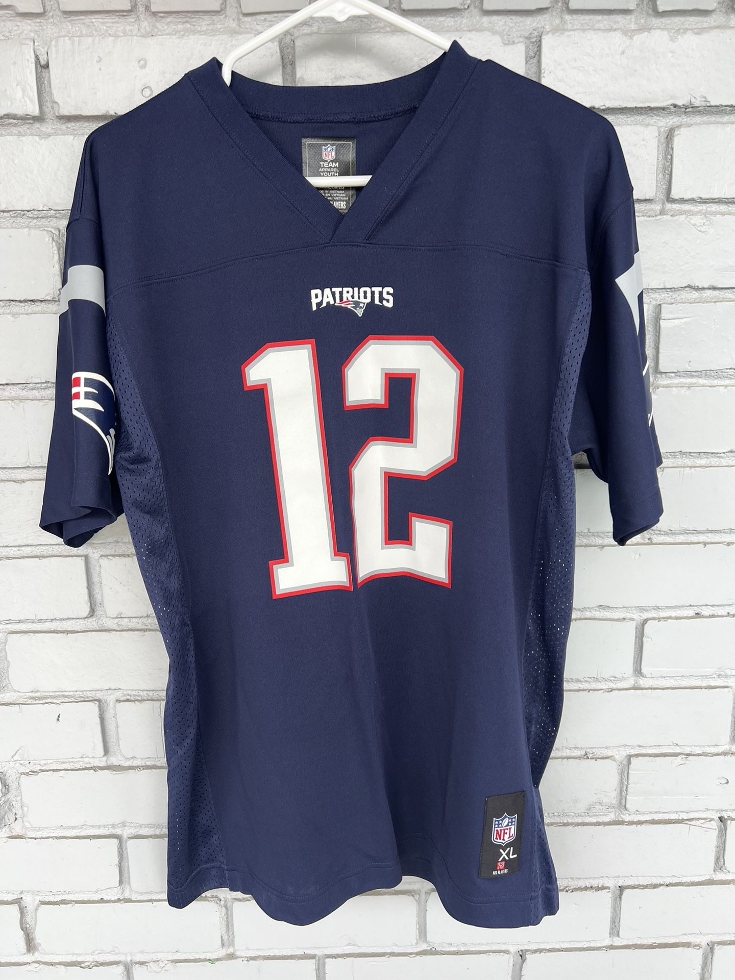 Youth NFL Team Jersey – Tom Brady #12 – New England Patriots – Size XL (18/20)