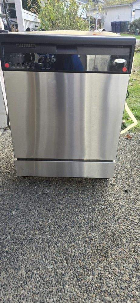 Whirlpool Dishwasher 24w) I Can Help You With Free Delivery Within 10 Miles Distance