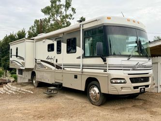 2003 Winnebago Adventurer 35U - 6 NEW TIRES - MUST SELL