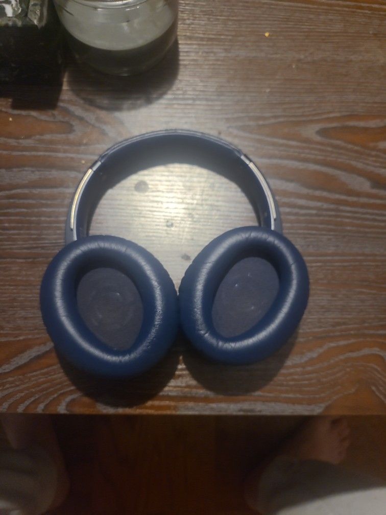 Sony Wireless noise canceling headphones