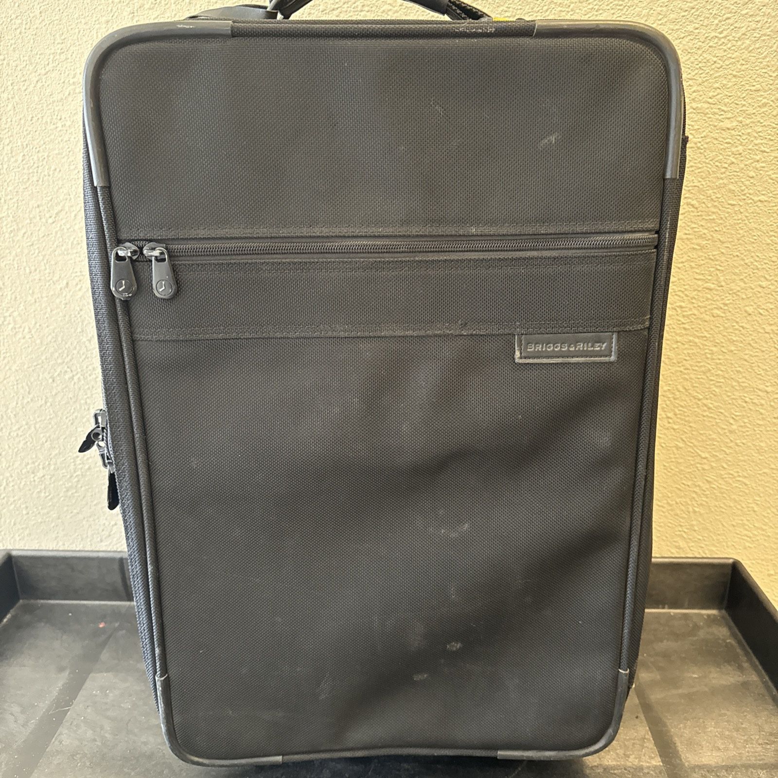 BRIGGS & RILEY BASELINE 04-U21NX One-Touch Expandable Upright Wheeled Luggage