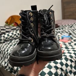 8.5C Black Boots - Girls