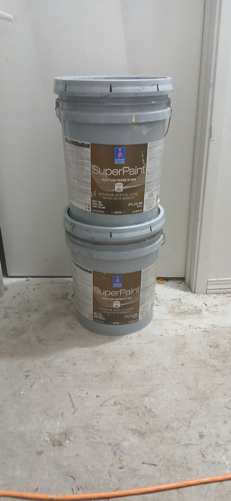 10 Gallons Of Friendly Yellow Sherwin-Williams Super Paint Exterior