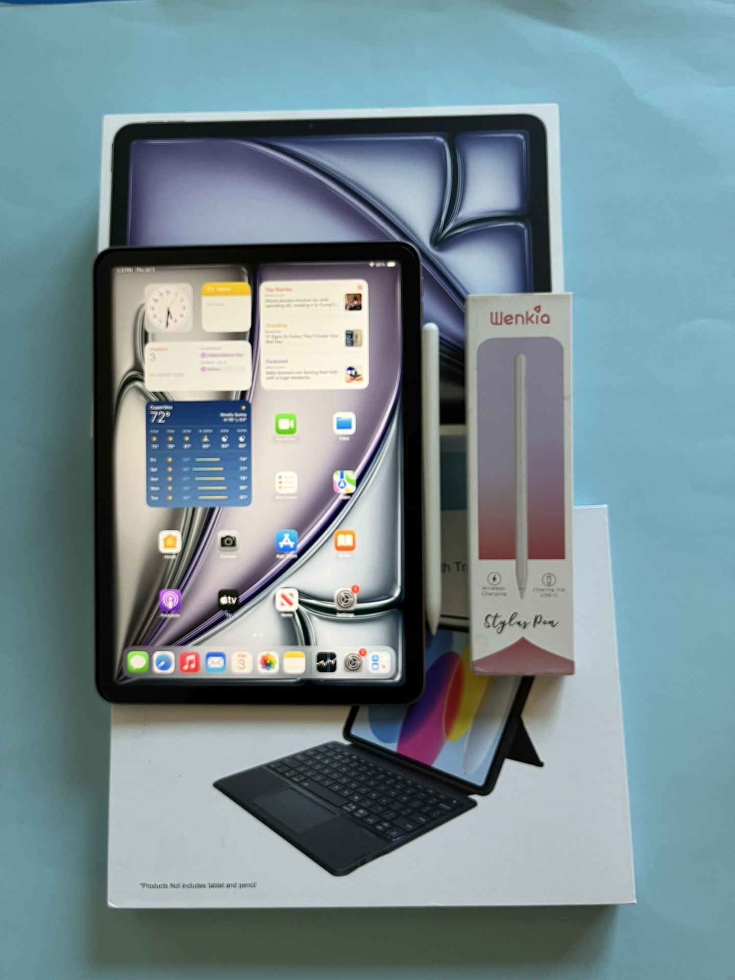 Apple IPad Air 11” ( M3 chip / 2025 Newest) 128GB with pen, keyboard case & Accessories