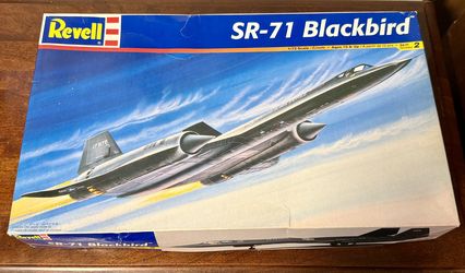 Revell 1/72 Scale "SR-71 BLACKBIRD" Airplane Model Kit