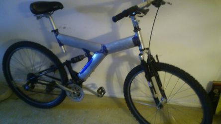 Trek dual suspension mountain bike