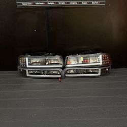 99 - 2002 Chevy Silverado 00 - 2006 Tahoe Headlights LED NEW