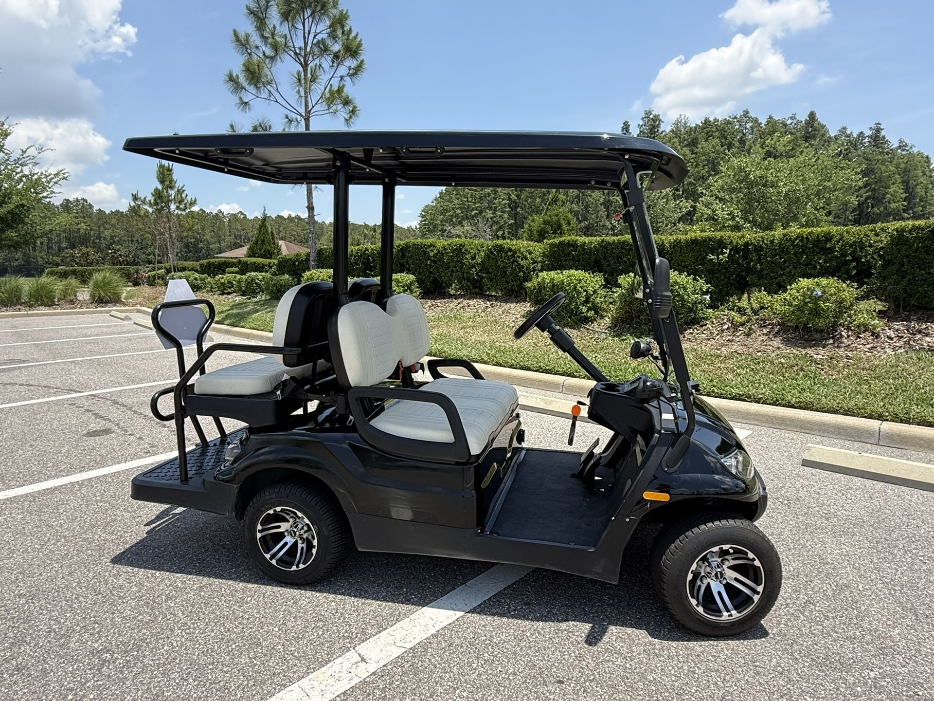 2023 Icon I40 Golf cart