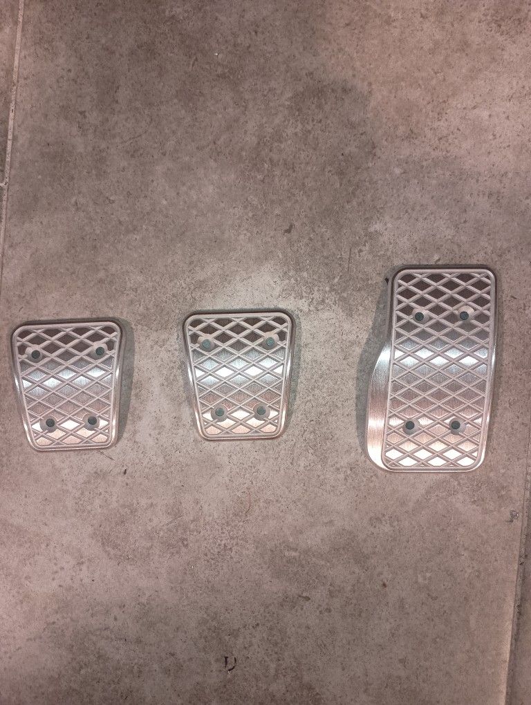 89-95 Toyota Pickup Pedal Pads