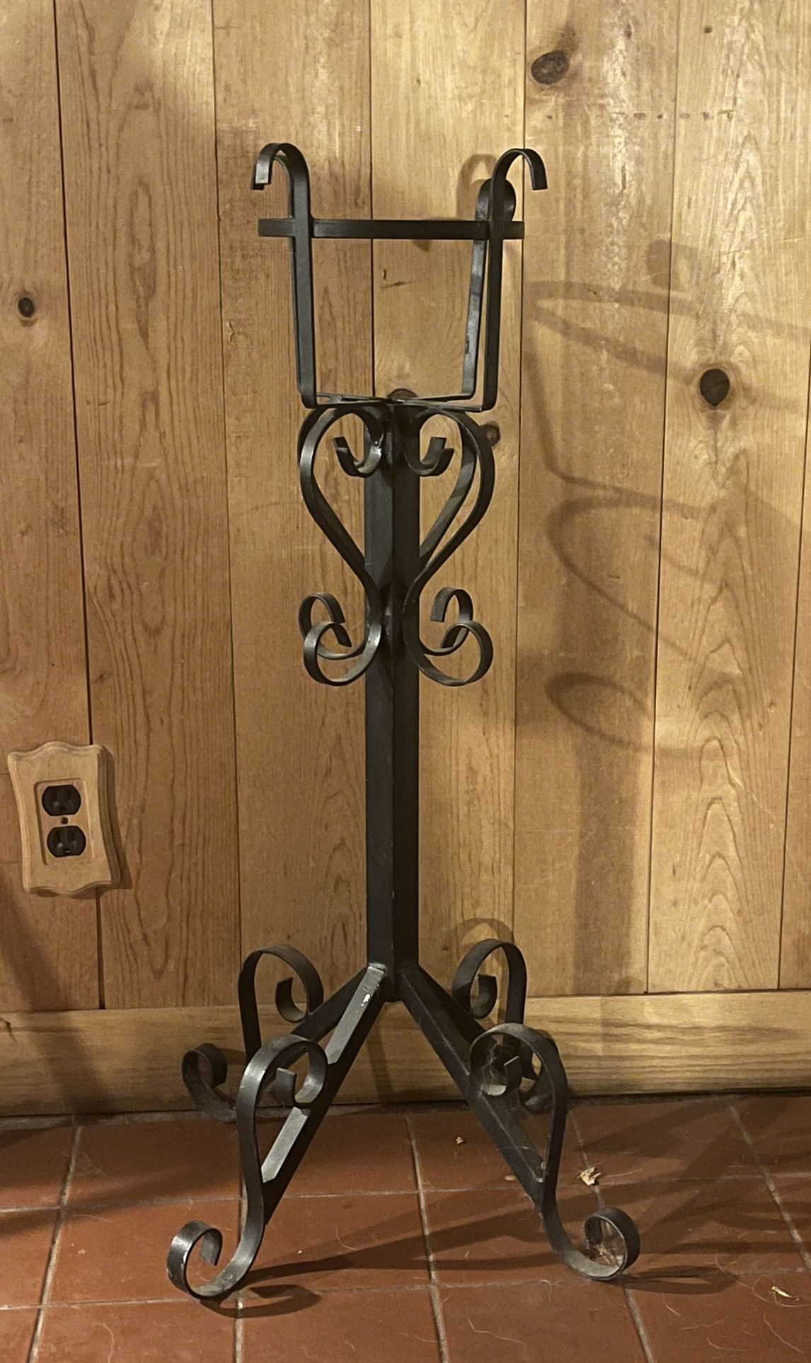 Vintage MCM Scroll/Ornate Metal Plant Stand