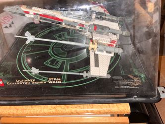 LEGO UCS STAR WAR X-WING Store Display