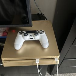 PlayStation 4 (Gold) with 2 Controllers 