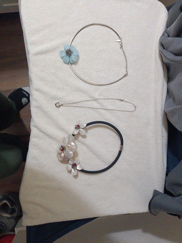 flower necklaces