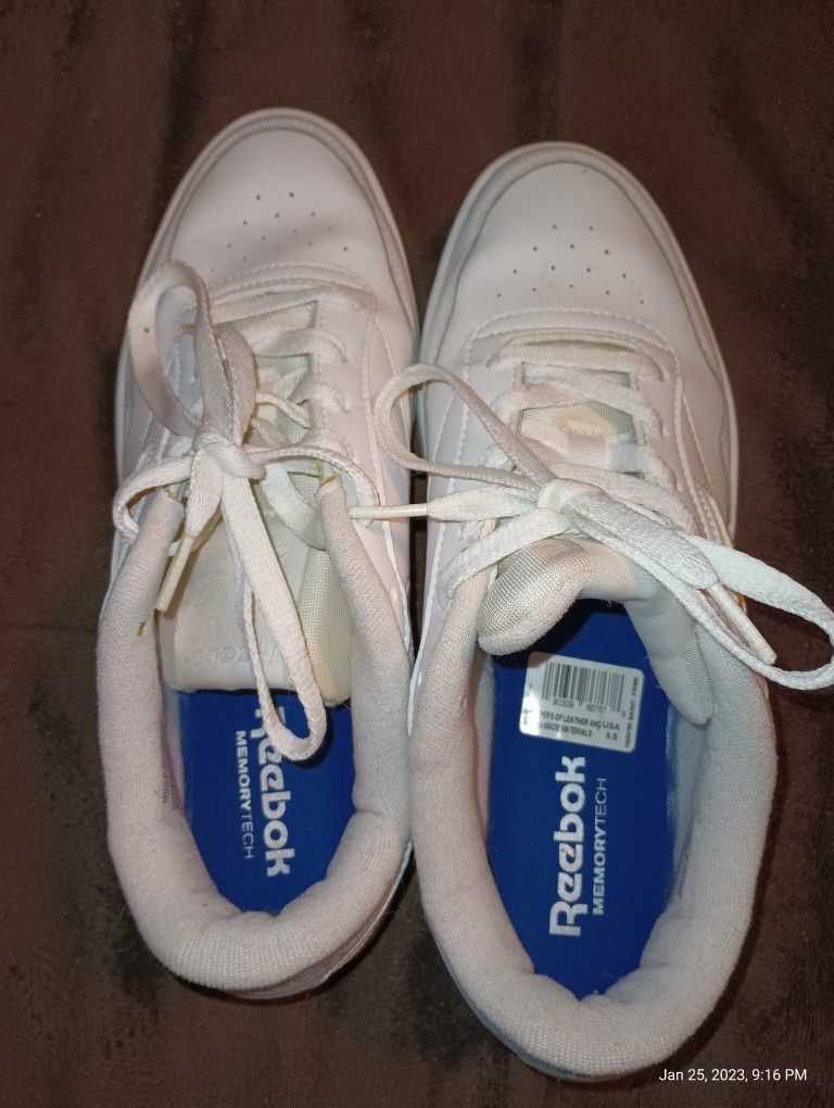 Reebok Sneakers