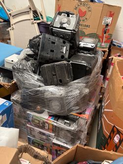 Mixed Lot of Portable Speakers and Audio Electronics