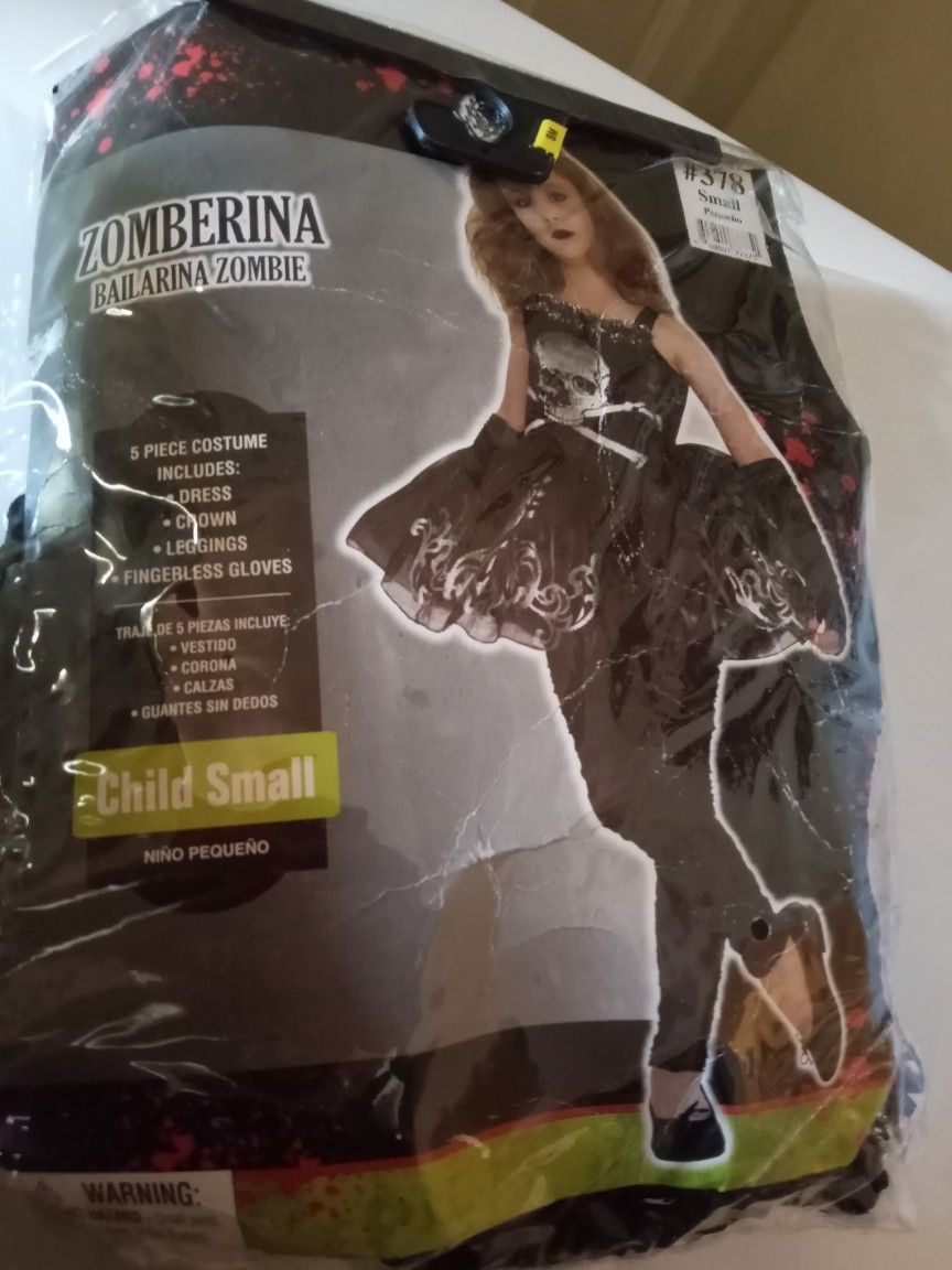 Zomberina Costume Good Condition Size 4t To 6x Size $5.00 If Interested Message Me, Theres No Crown But Everything Is There